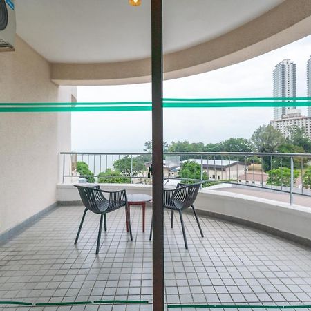 Romantic Couple Suite + Beach-Front Balcony 탄중붕가 외부 사진