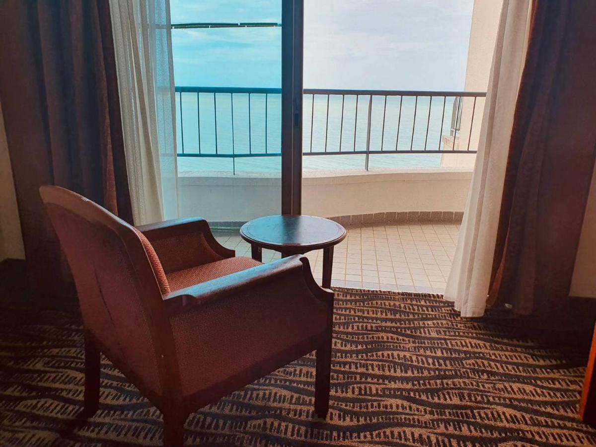 Romantic Couple Suite + Beach-Front Balcony 탄중붕가 외부 사진