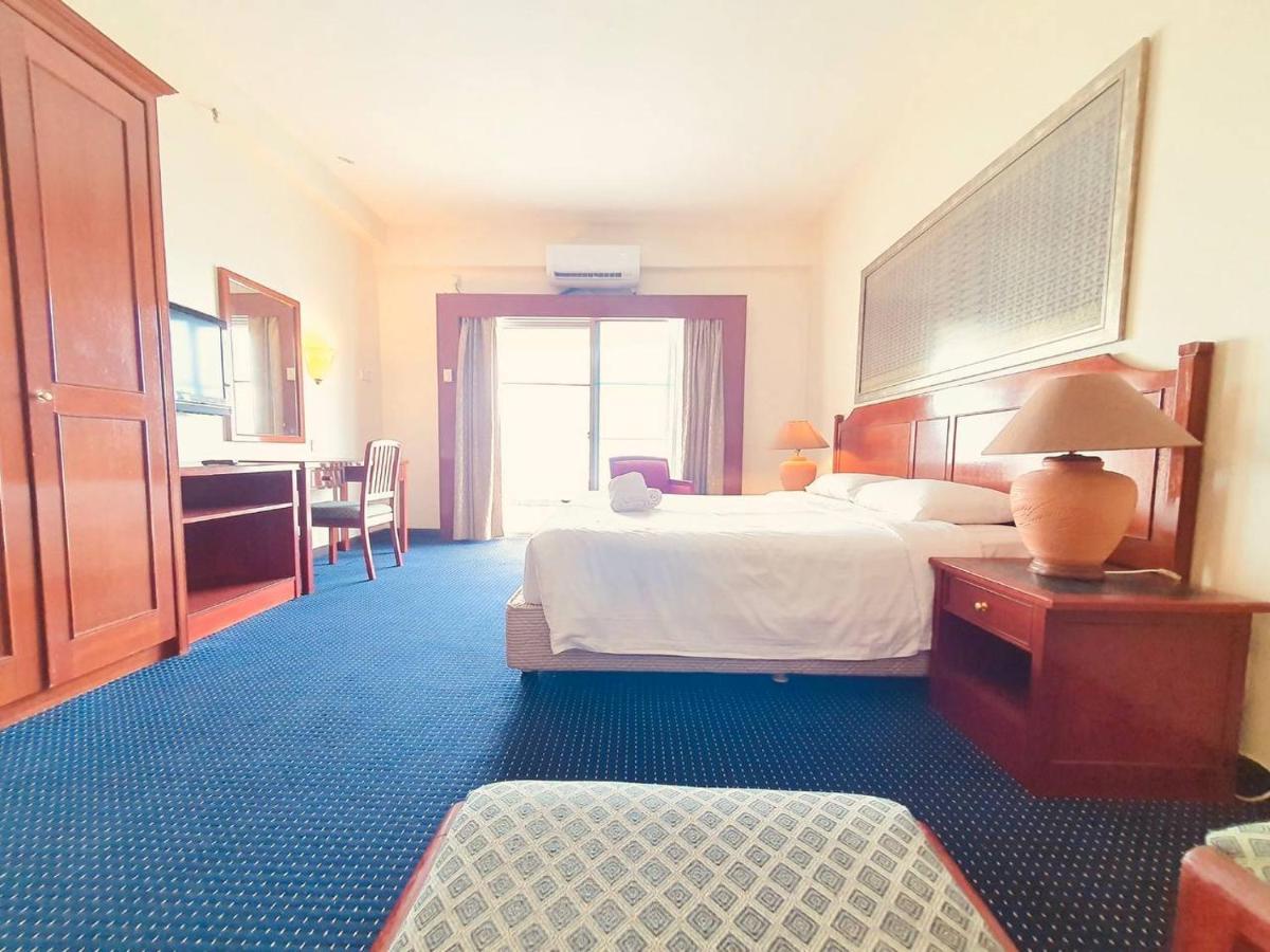 Romantic Couple Suite + Beach-Front Balcony 탄중붕가 외부 사진