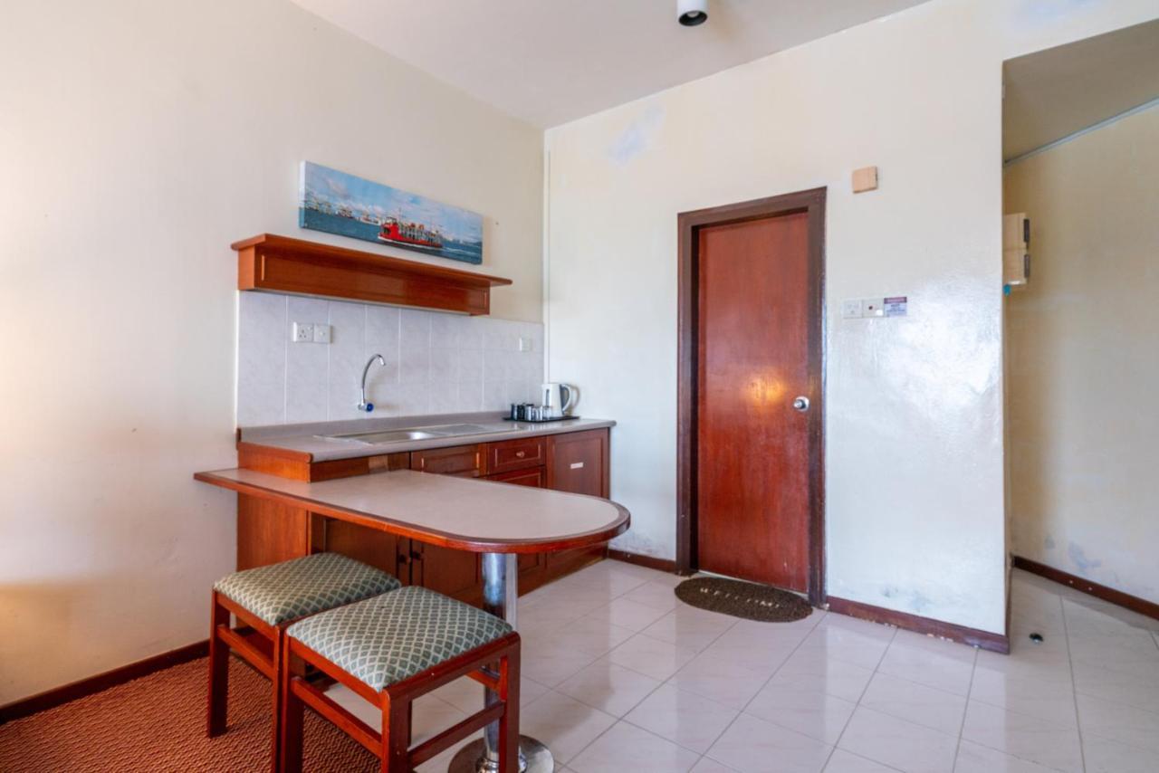 Romantic Couple Suite + Beach-Front Balcony 탄중붕가 외부 사진