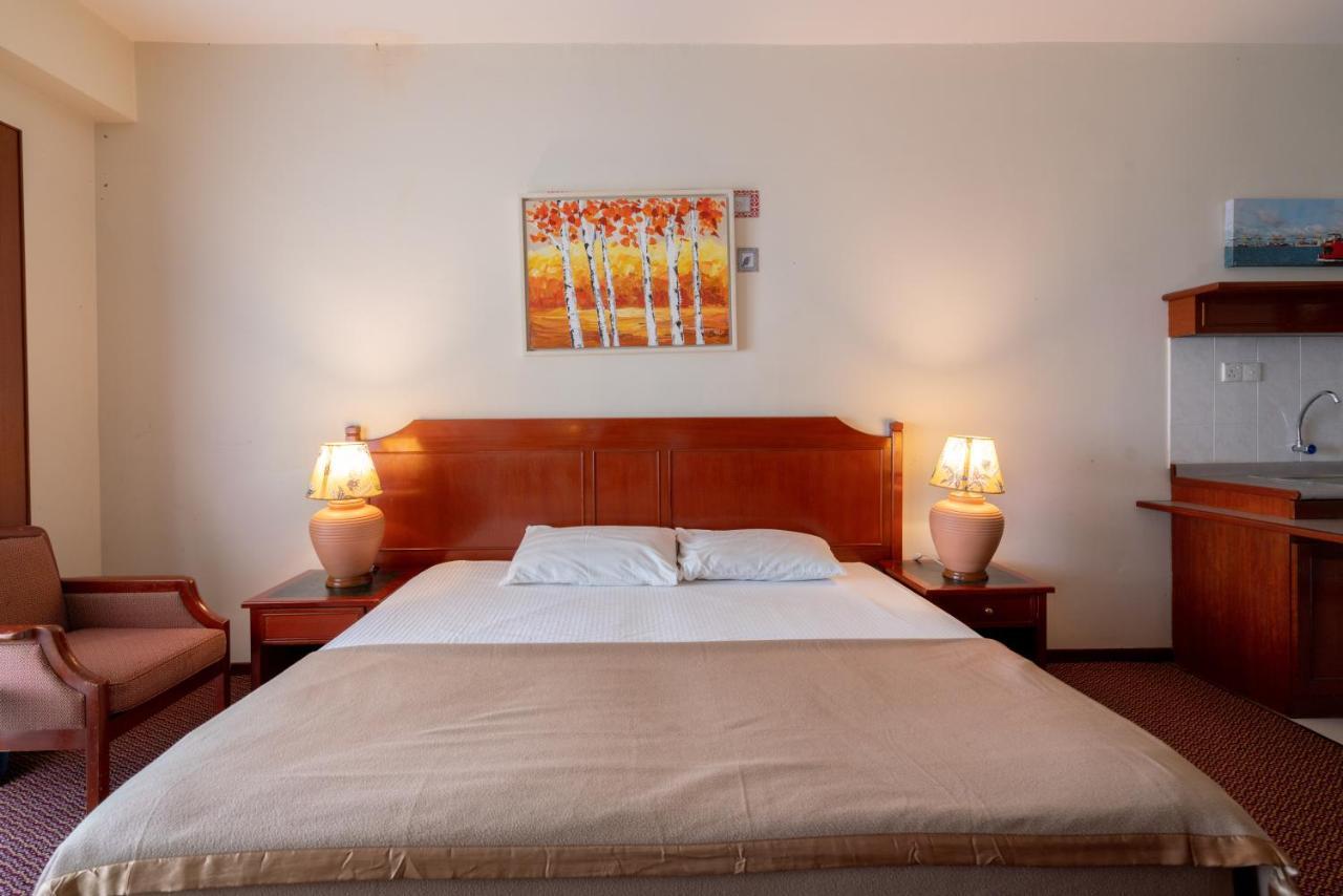 Romantic Couple Suite + Beach-Front Balcony 탄중붕가 외부 사진