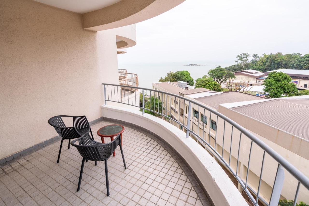 Romantic Couple Suite + Beach-Front Balcony 탄중붕가 외부 사진