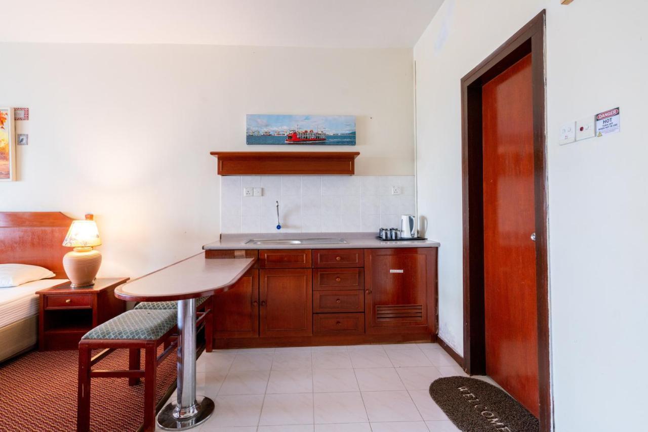 Romantic Couple Suite + Beach-Front Balcony 탄중붕가 외부 사진